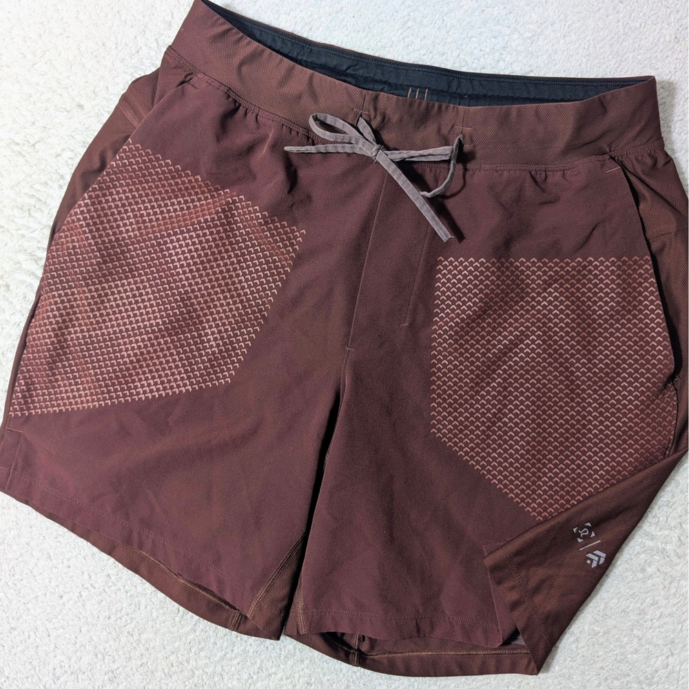 Lululemon Converse Collab License to Train Shorts Mens Med Burgundy 28/7 Stretch
